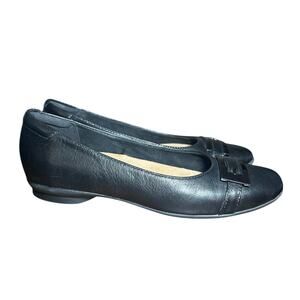 Clarks Leather Ballet Flats - Black - Women's Size 6